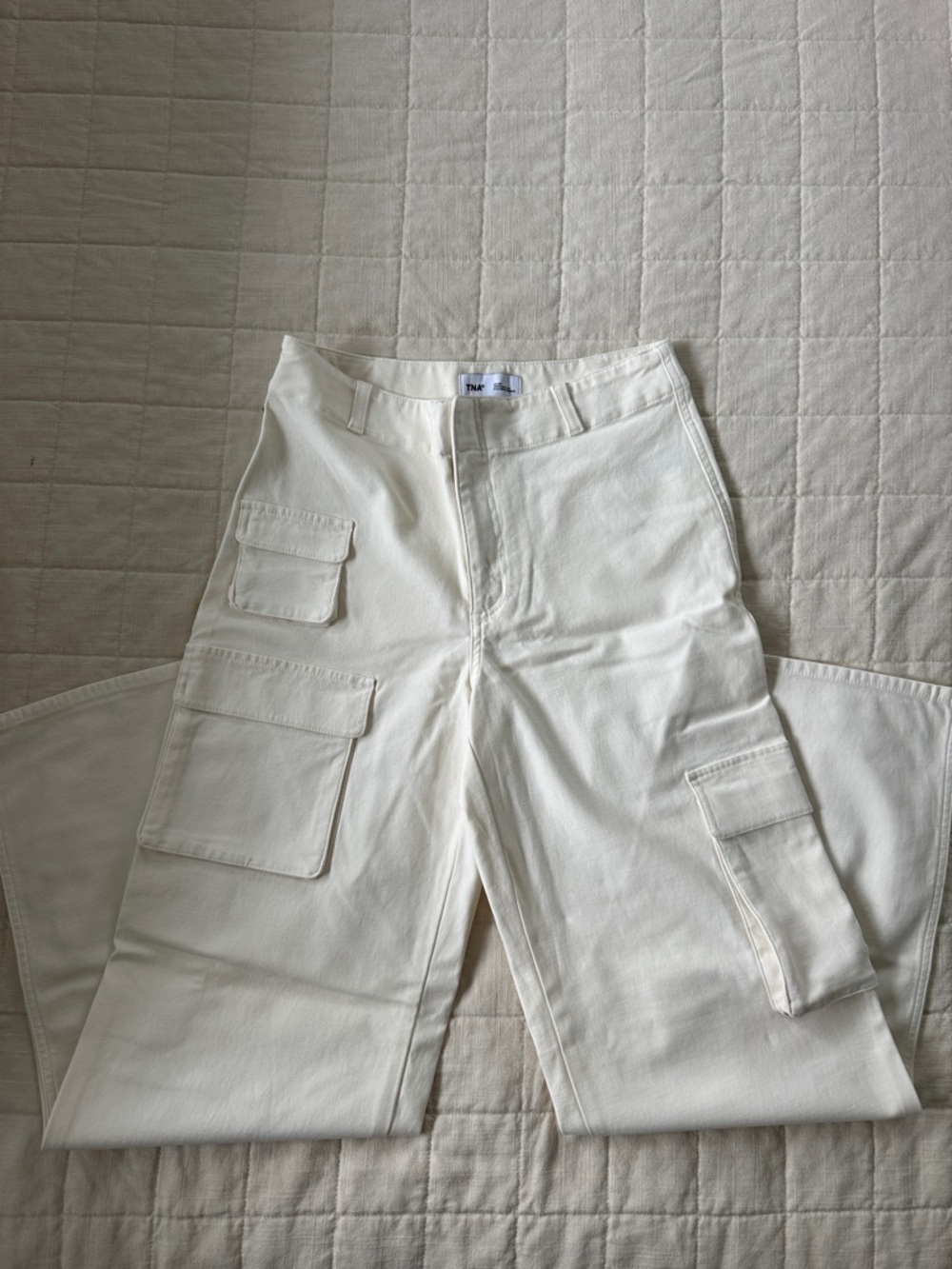 Aritzia Women's Off-White Cargo Pants - Utility Pocket Design